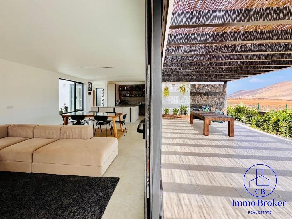 3 sovrum Villa till salu i La Oliva med garage - 635 000 € (Ref: 9755356)