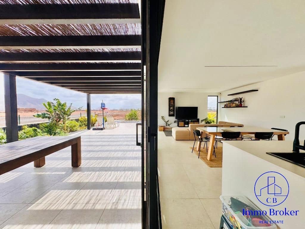 3 sovrum Villa till salu i La Oliva med garage - 635 000 € (Ref: 9755356)