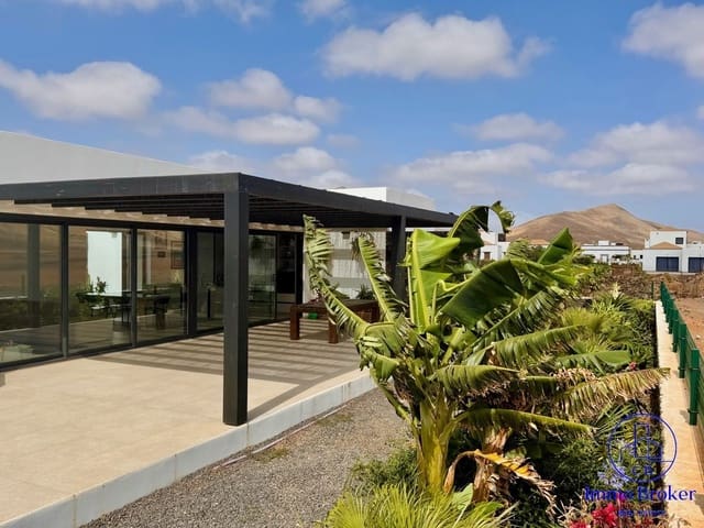 3 sovrum Villa till salu i La Oliva med garage - 635 000 € (Ref: 9755356)