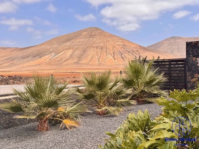 3 sovrum Villa till salu i La Oliva med garage - 635 000 € (Ref: 9755356)