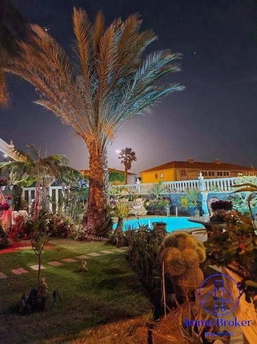 15 soveværelse Villa til salg i El Medano med swimmingpool garage - € 1.750.000 (Ref: 9758545)