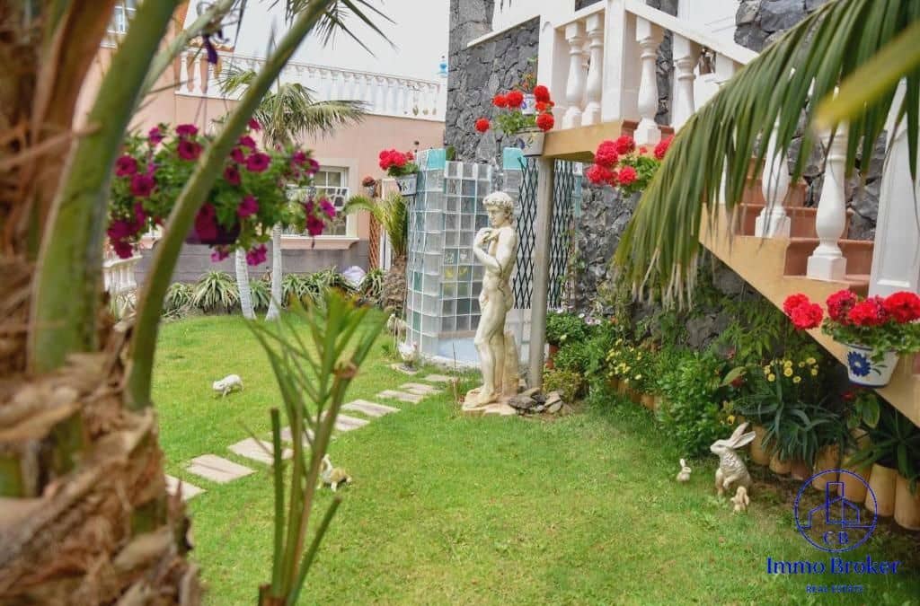 15 soveværelse Villa til salg i El Medano med swimmingpool garage - € 1.750.000 (Ref: 9758545)