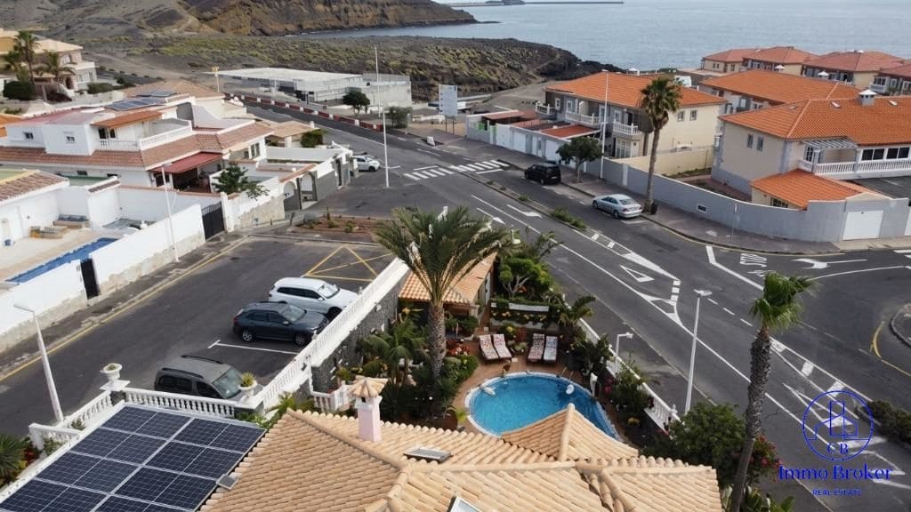 15 soveværelse Villa til salg i El Medano med swimmingpool garage - € 1.750.000 (Ref: 9758545)