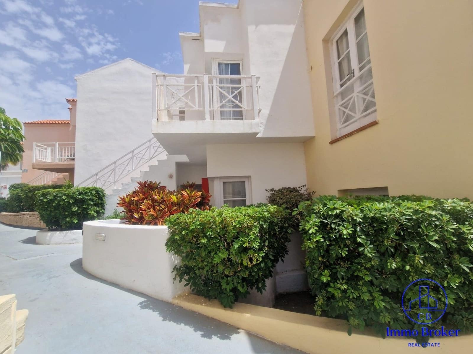 1 slaapkamer Flat te koop in Costa Adeje met zwembad - € 318.000 (Ref: 9788009)