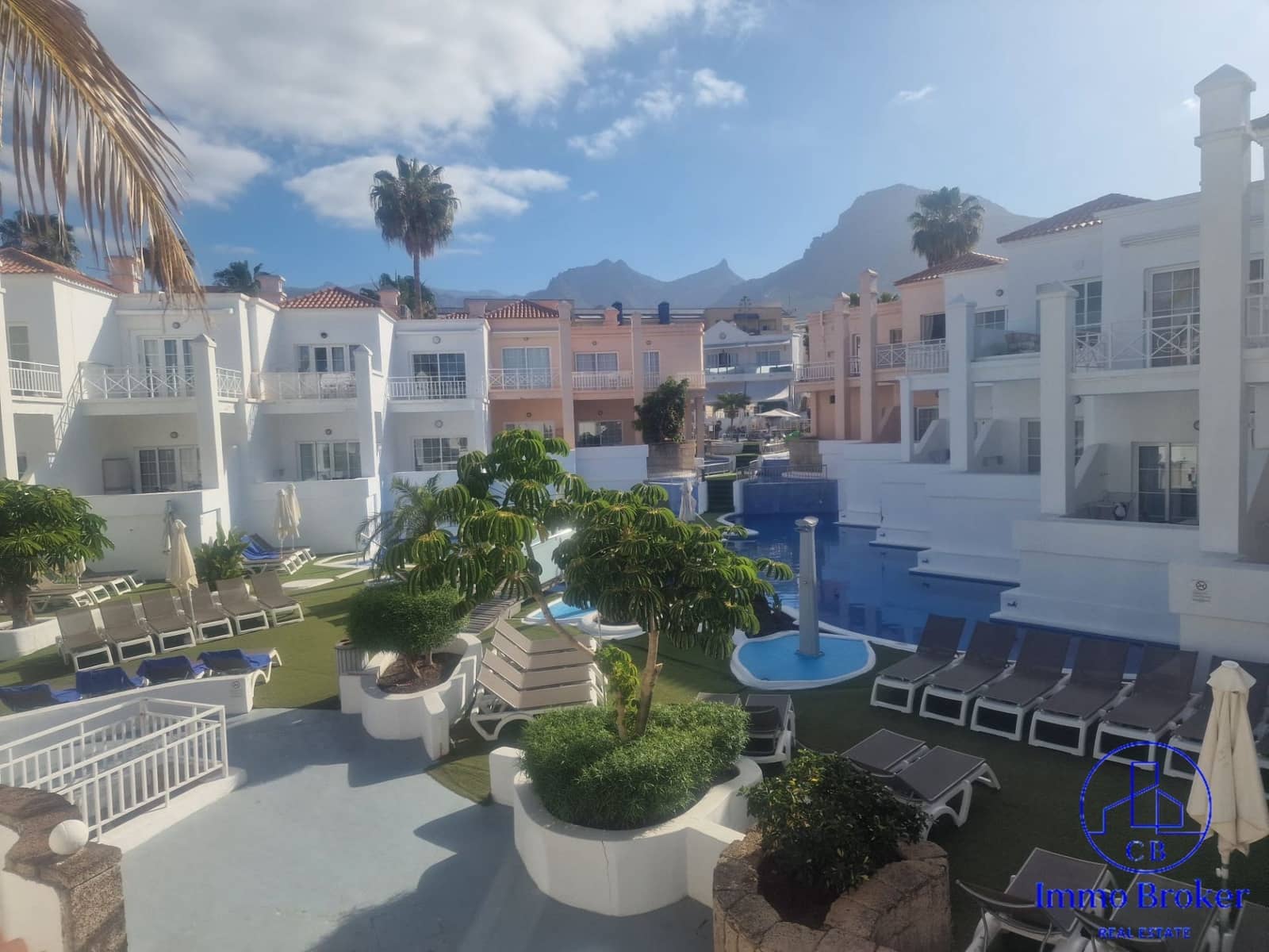 1 slaapkamer Flat te koop in Costa Adeje met zwembad - € 318.000 (Ref: 9788009)