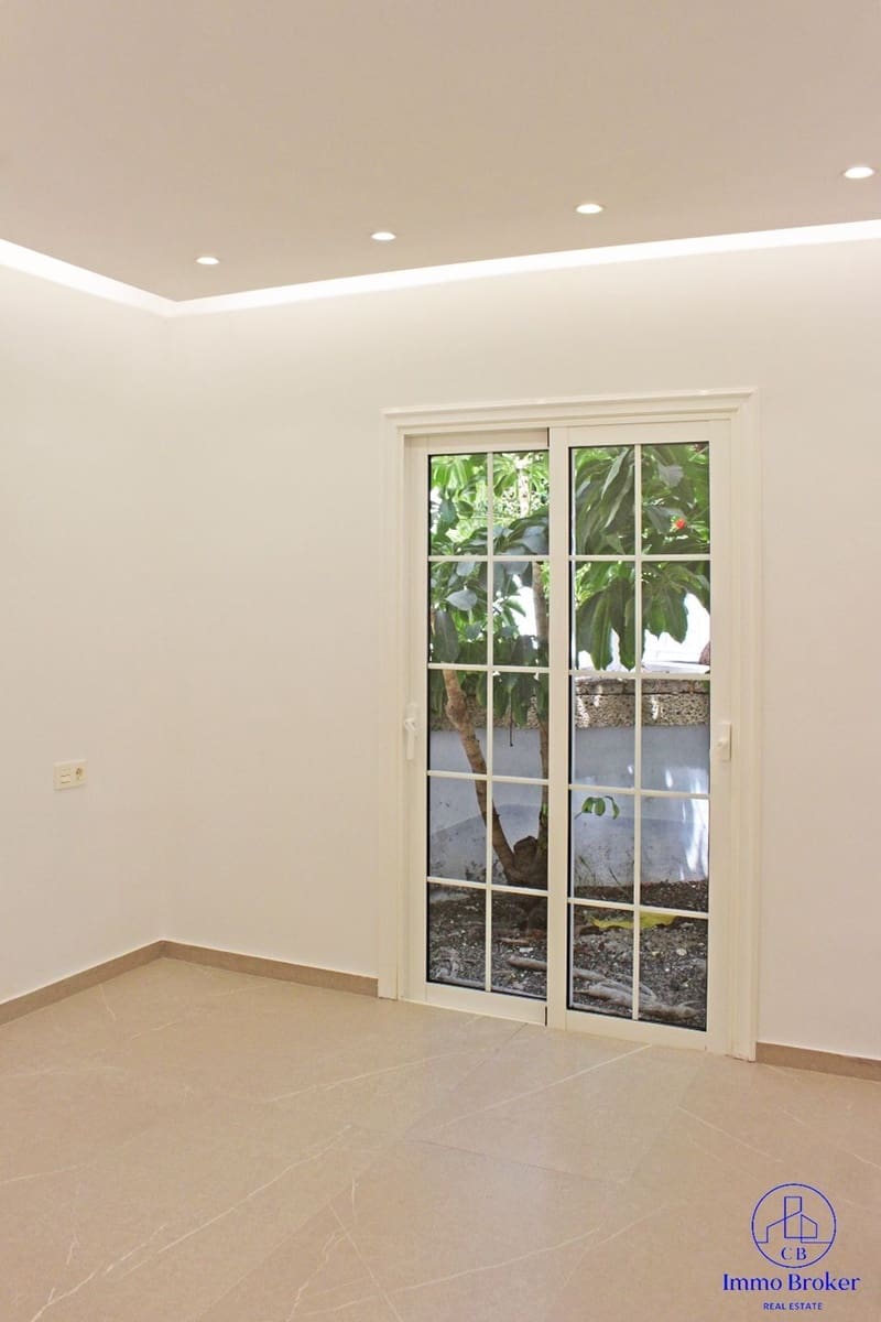 1 slaapkamer Flat te koop in Costa Adeje met zwembad - € 310.000 (Ref: 9788010)