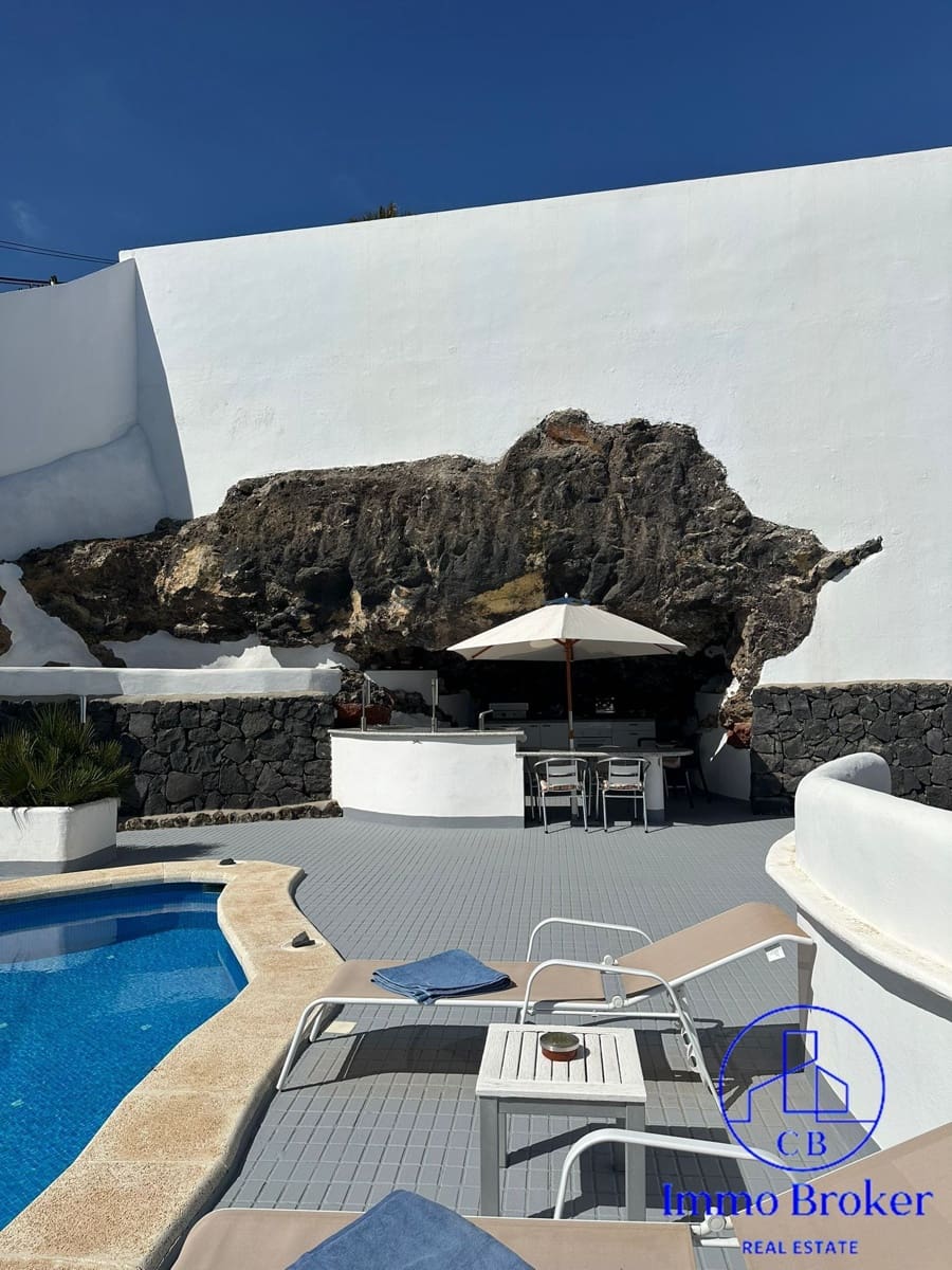 4 quarto Moradia para venda em Araya com piscina garagem - 665 000 € (Ref: 9790291)