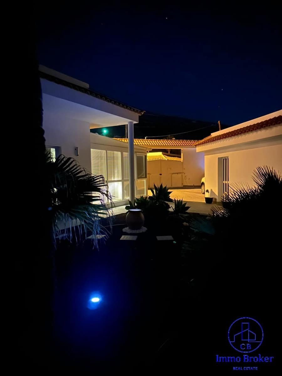 4 bedroom Villa for sale in Araya with pool garage - € 665,000 (Ref: 9790291)