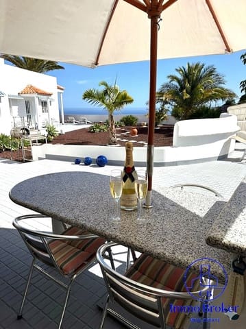 4 soveværelse Villa til salg i Araya, Candelaria med swimmingpool garage - € 665.000 (Ref: 9790291)