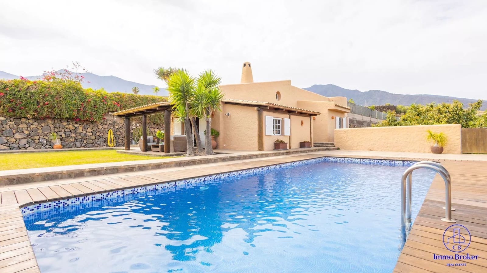 4 bedroom Villa for sale in Arafo with pool garage - € 990,000 (Ref: 9790292)
