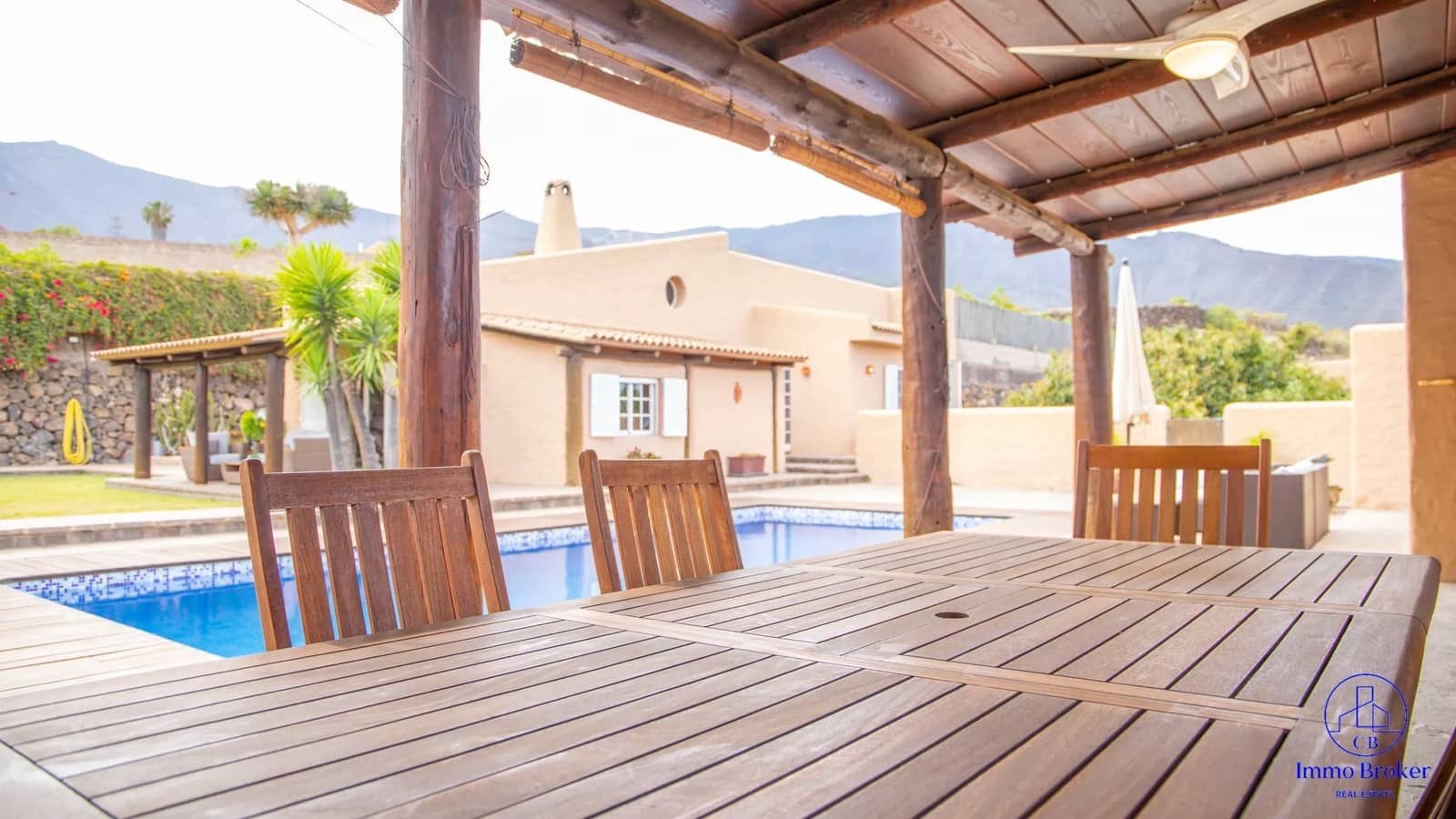 4 bedroom Villa for sale in Arafo with pool garage - € 990,000 (Ref: 9790292)