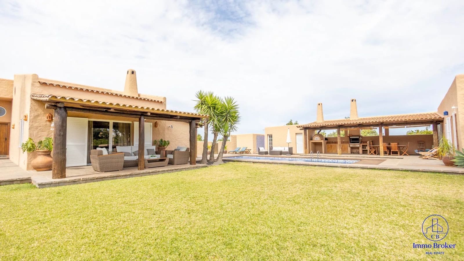 4 bedroom Villa for sale in Arafo with pool garage - € 990,000 (Ref: 9790292)