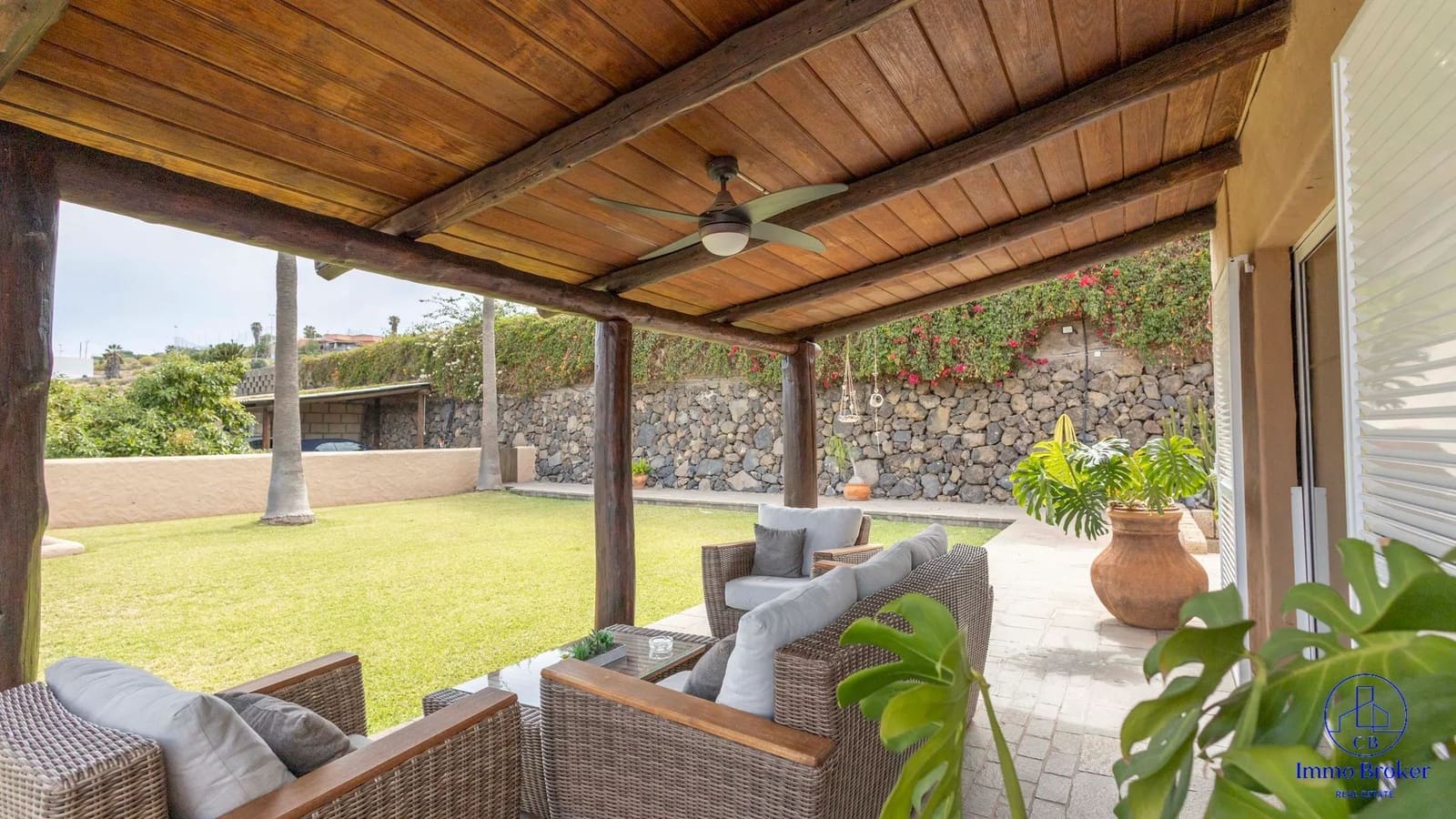 4 bedroom Villa for sale in Arafo with pool garage - € 990,000 (Ref: 9790292)