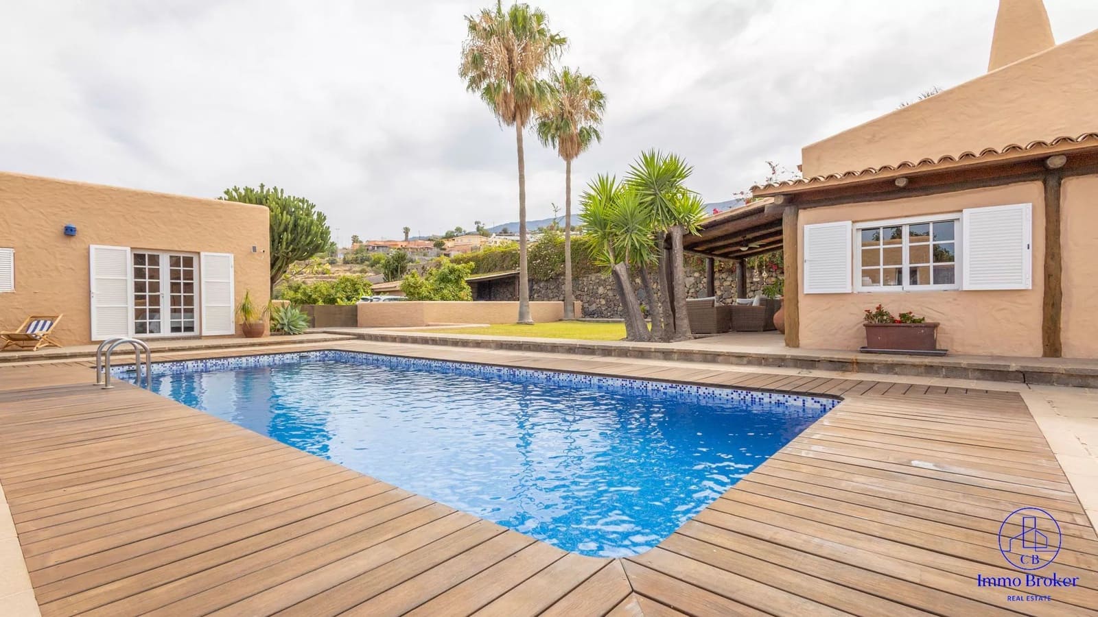 4 bedroom Villa for sale in Arafo with pool garage - € 990,000 (Ref: 9790292)