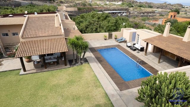 4 soveværelse Villa til salg i Arafo med swimmingpool garage - € 990.000 (Ref: 9790292)