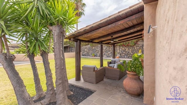 4 soveværelse Villa til salg i Arafo med swimmingpool garage - € 990.000 (Ref: 9790292)