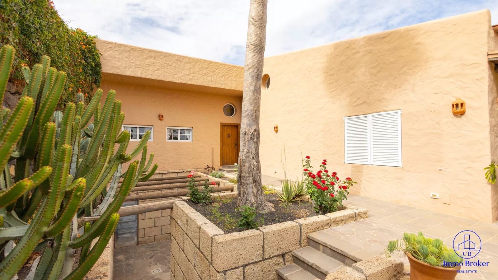 4 bedroom Villa for sale in Arafo with pool garage - € 990,000 (Ref: 9790292)