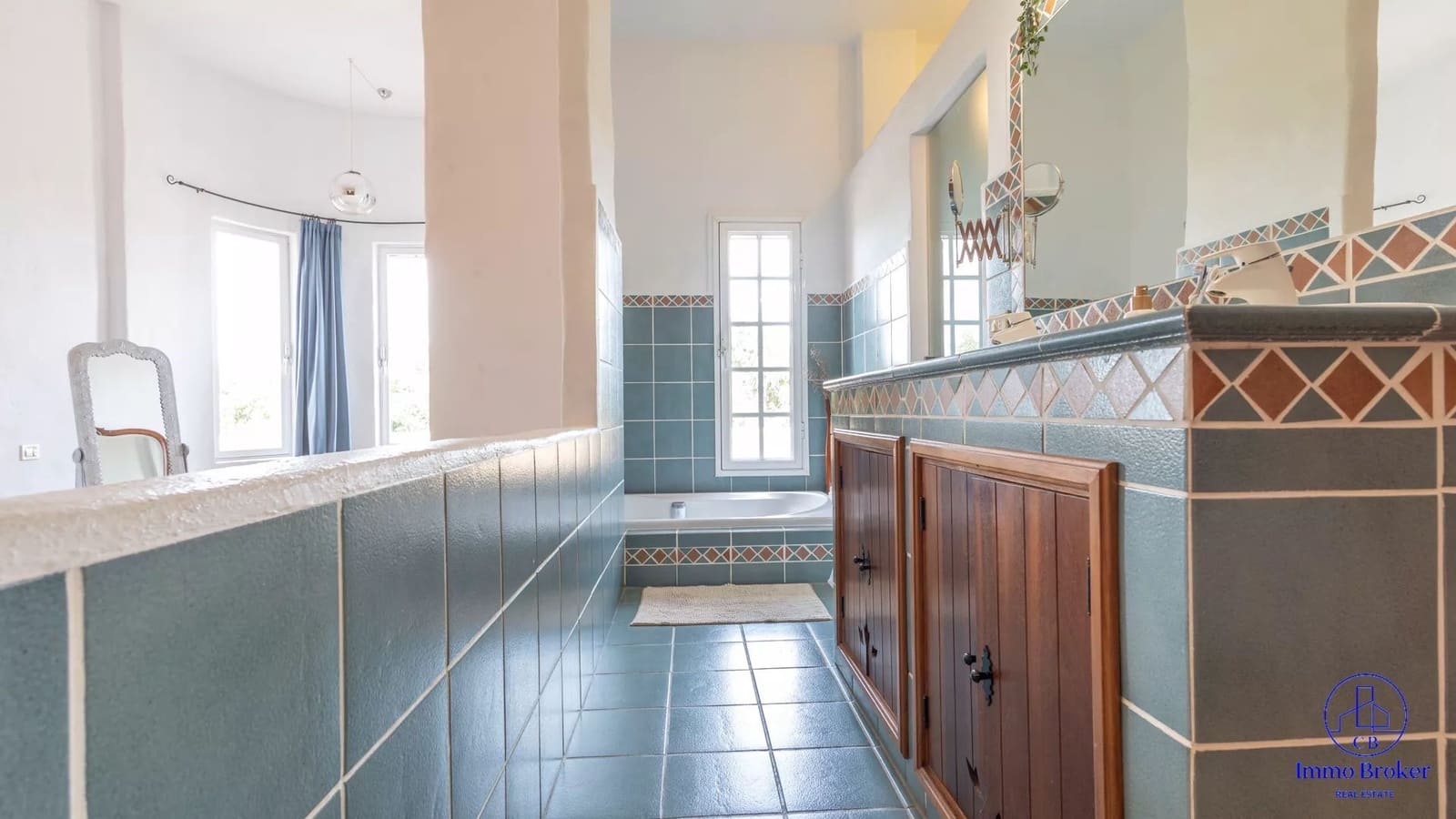 4 bedroom Villa for sale in Arafo with pool garage - € 990,000 (Ref: 9790292)