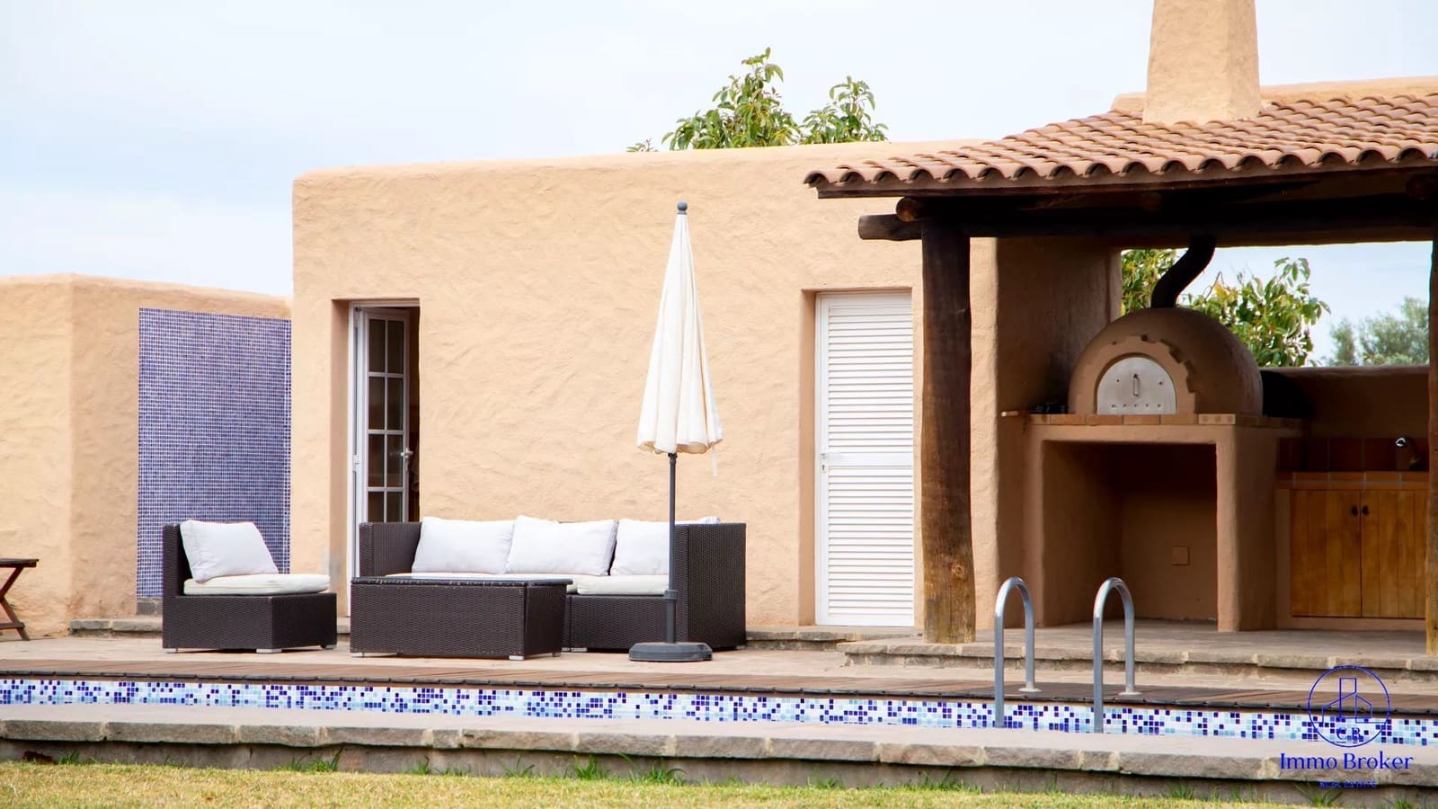 4 bedroom Villa for sale in Arafo with pool garage - € 990,000 (Ref: 9790292)