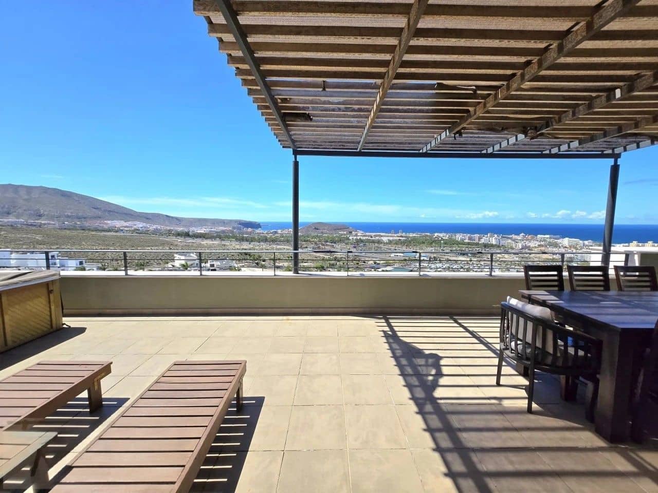 3 bedroom Flat for sale in Costa Adeje with garage - € 950,000 (Ref: 9902833)