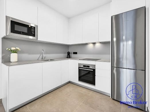Piso de 2 habitaciones en Costa Adeje en venta con piscina garaje - 590.000 € (Ref: 9932827)