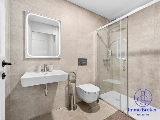 Piso de 2 habitaciones en Costa Adeje en venta con piscina garaje - 590.000 € (Ref: 9932827)