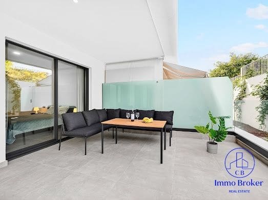 Piso de 2 habitaciones en Costa Adeje en venta con piscina garaje - 590.000 € (Ref: 9932827)