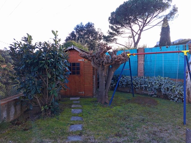 7 makuuhuone Omakotitalo myytävänä paikassa Sant Martí de Centelles mukana uima-altaan 
autotalli - 450 000 € (Ref: 9190209)