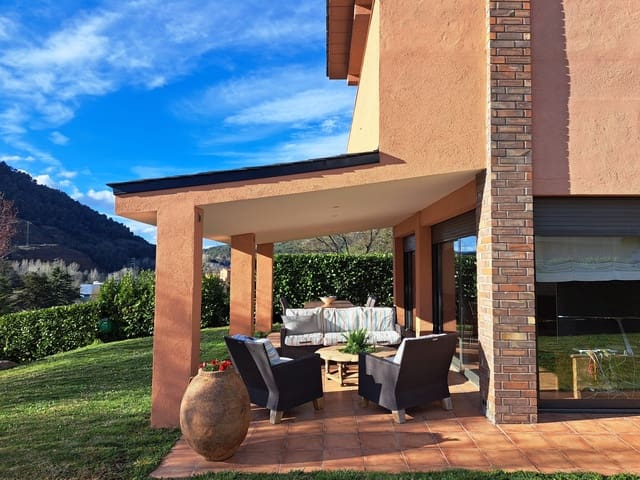 4 soveværelse Byhus til salg i Aiguafreda med swimmingpool garage - € 499.500 (Ref: 9230548)