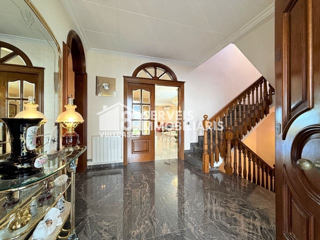 5 sypialnia Dom na sprzedaż w Arenys de Mar z basenem garażem - 1 190 000 € (Ref: 9932111)