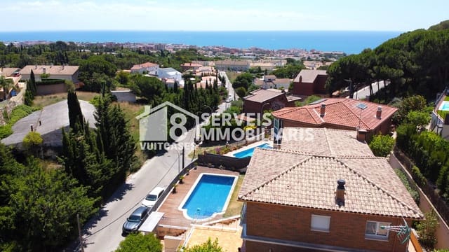 6 Zimmer Haus zu verkaufen in Premià de Dalt mit Pool Garage - 995.000 € (Ref: 9932112)