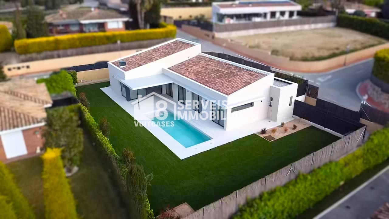 4 slaapkamer Huis te koop in Sant Vicenc de Montalt met zwembad garage - € 1.150.000 (Ref: 9932335)