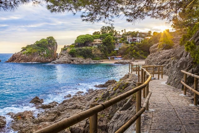 25 soveværelse Hotel til salg i Lloret de Mar - € 1.680.000 (Ref: 9160652)