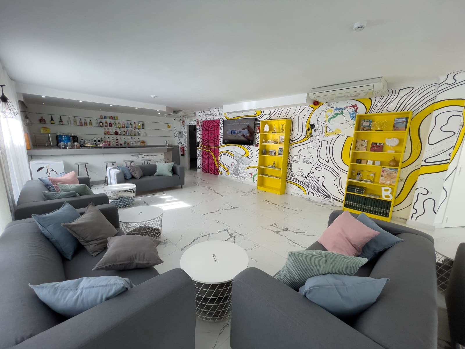 25 bedroom Hotel for sale in Lloret de Mar - € 1,588,700 (Ref: 9160652)