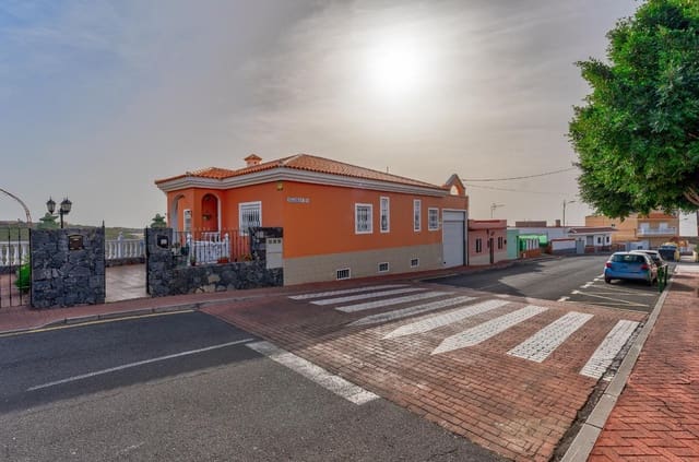 4 soverom Villa til salgs i El Salto, Granadilla de Abona med garasje - € 1 025 000 (Ref: 9168391)