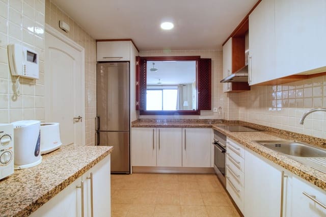 2 makuuhuone Huoneisto myytävänä paikassa La Alcaidesa mukana uima-altaan 
autotalli - 360 000 € (Ref: 9185972)