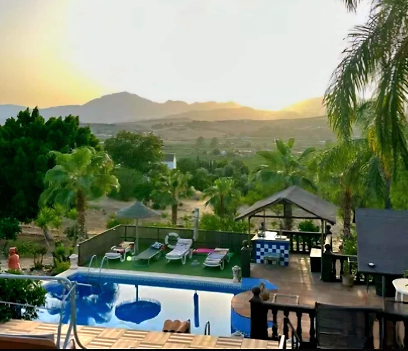 14 soveværelse Finca/Landehus til salg i Pizarra med swimmingpool garage - € 740.000 (Ref: 9193457)