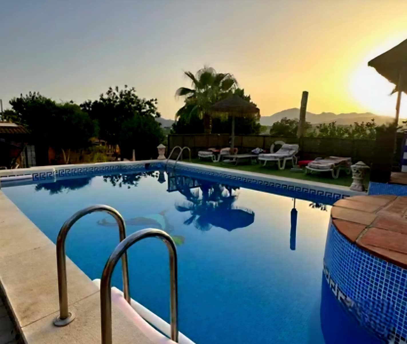 14 soveværelse Finca/Landehus til salg i Pizarra med swimmingpool garage - € 740.000 (Ref: 9193457)