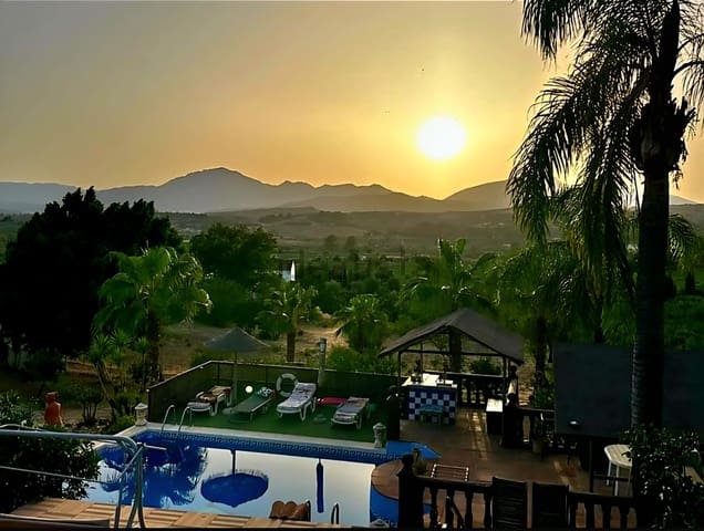 14 soverom Finca/Herregård til salgs i Pizarra med svømmebasseng garasje - € 740 000 (Ref: 9193457)