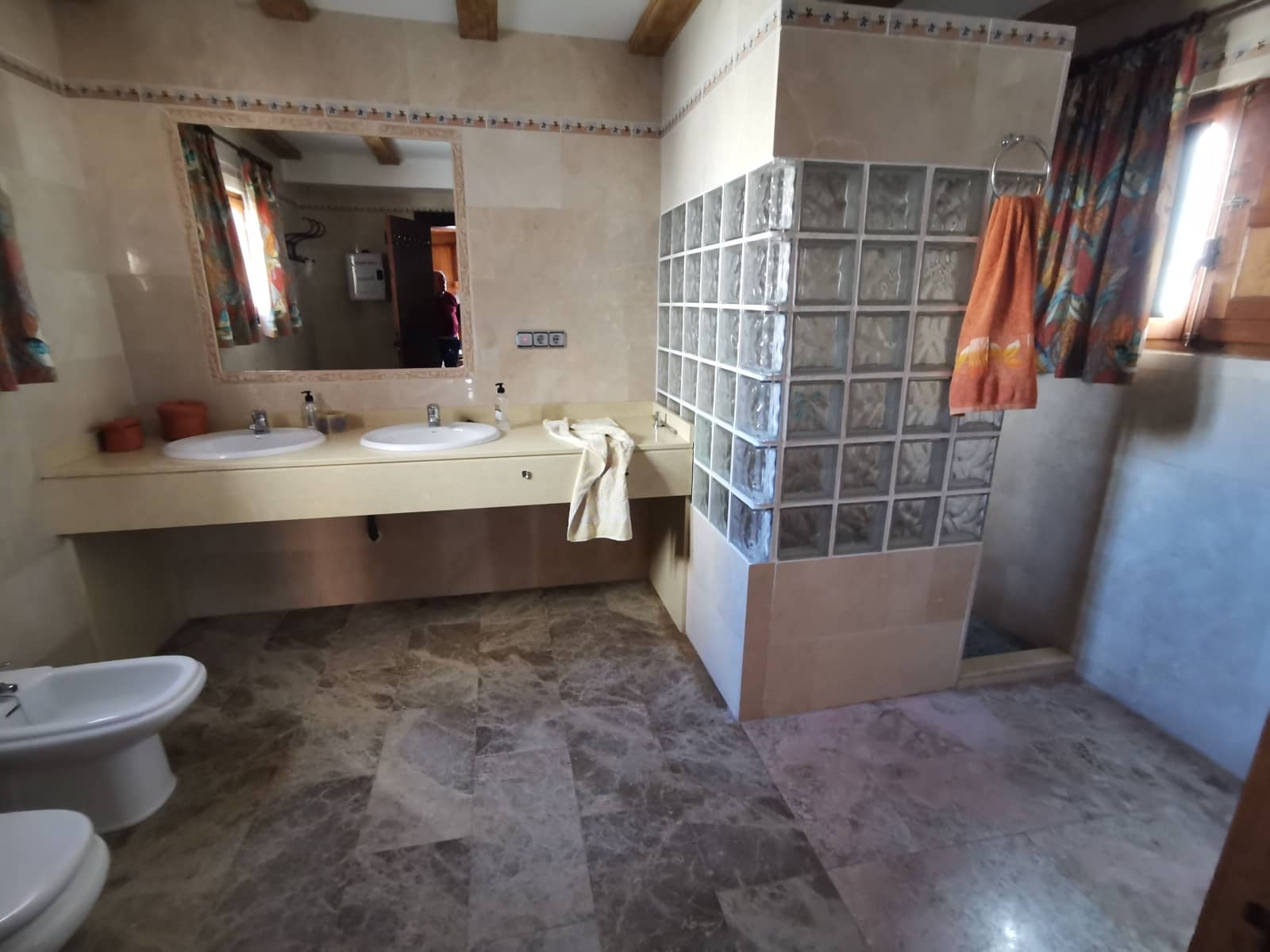 Finca/Country House for sale in Yecla - € 600,000 (Ref: 9494965)