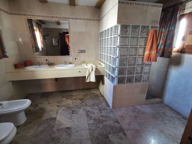 Quinta/Casa Rural para venda em Yecla - 600 000 € (Ref: 9494965)