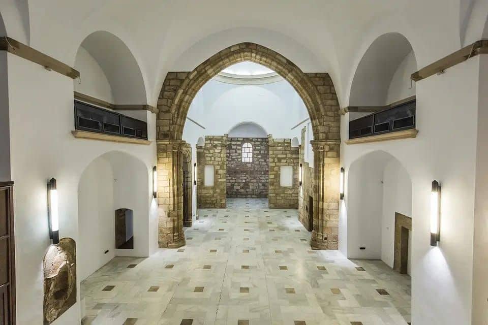 Hotel for sale in Caceres city - € 1,000,000 (Ref: 9495018)