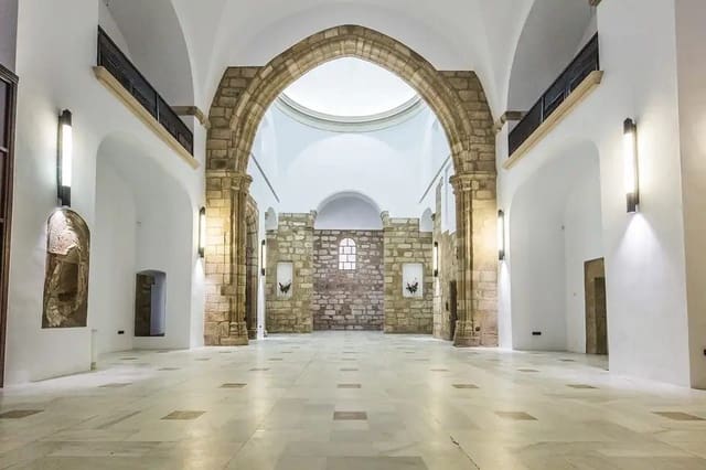 Hotel for sale in Cáceres city - € 1,000,000 (Ref: 9495018)