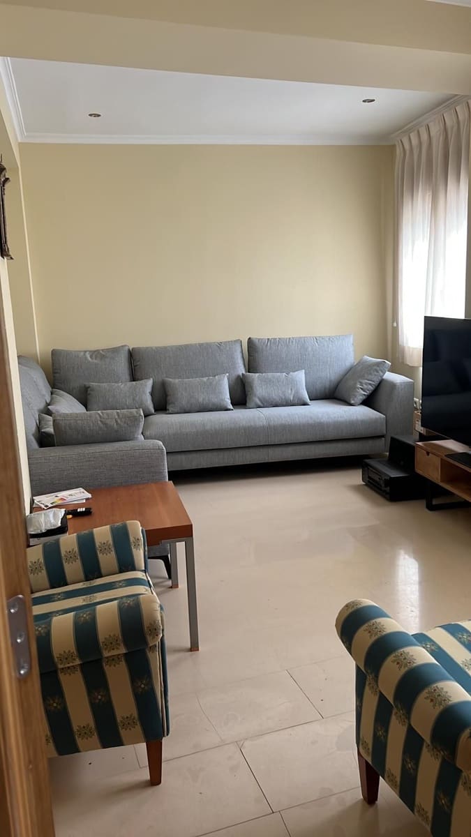 3 bedroom Flat for sale in Caudete de las Fuentes with garage - € 150,000 (Ref: 9495065)