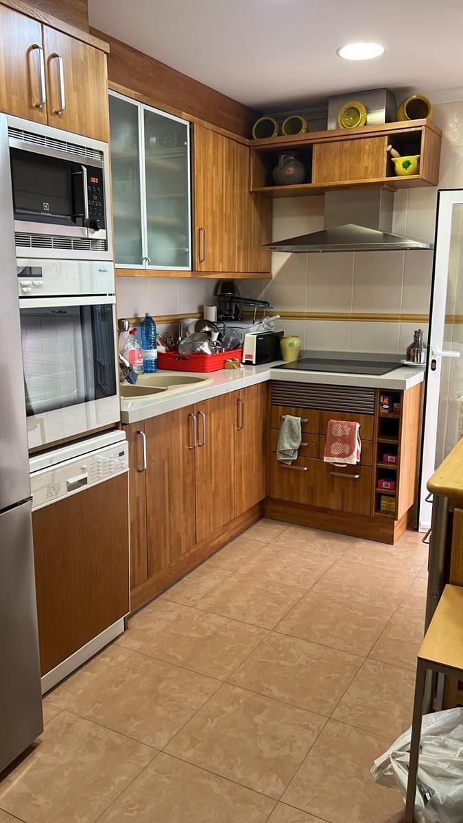 3 bedroom Flat for sale in Caudete de las Fuentes with garage - € 150,000 (Ref: 9495065)