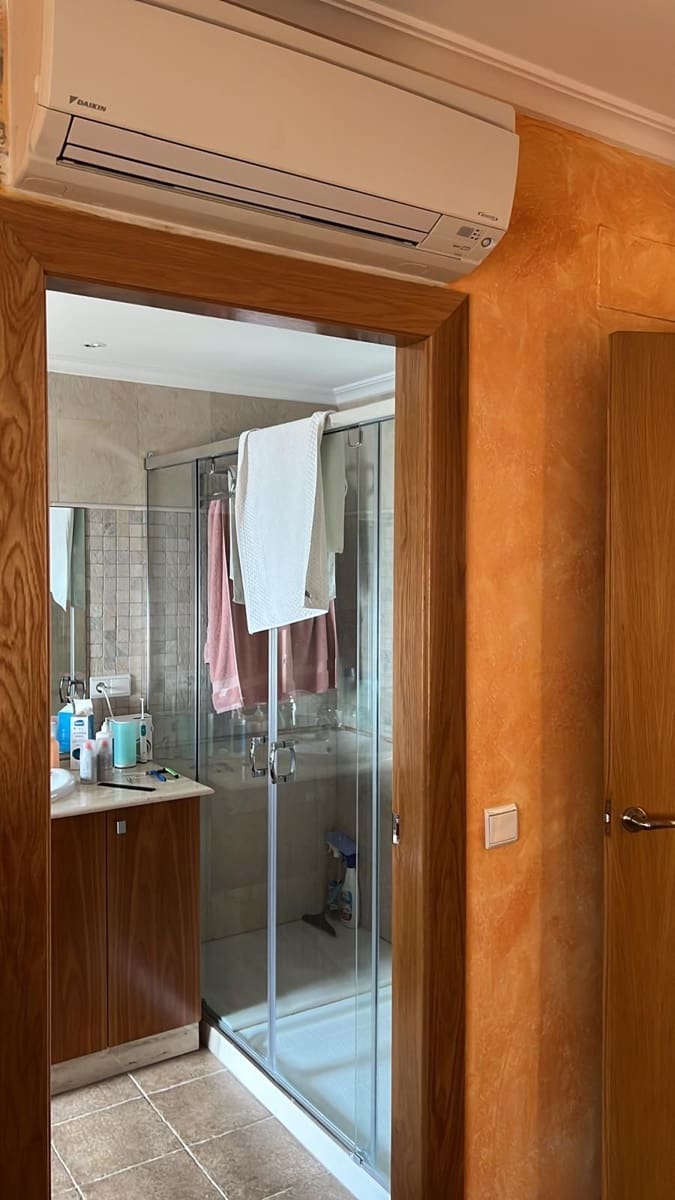 3 bedroom Flat for sale in Caudete de las Fuentes with garage - € 150,000 (Ref: 9495065)