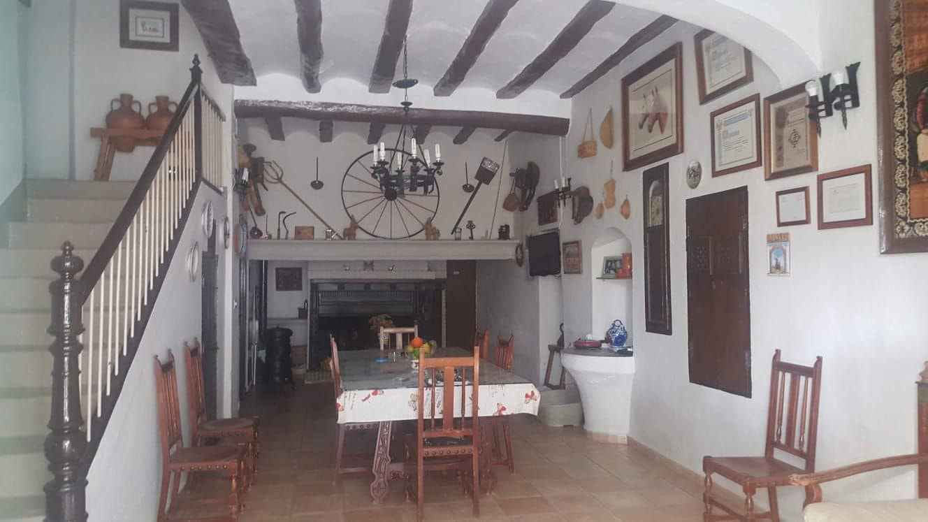 Finca/Country House for sale in Yecla - € 875,000 (Ref: 9495066)