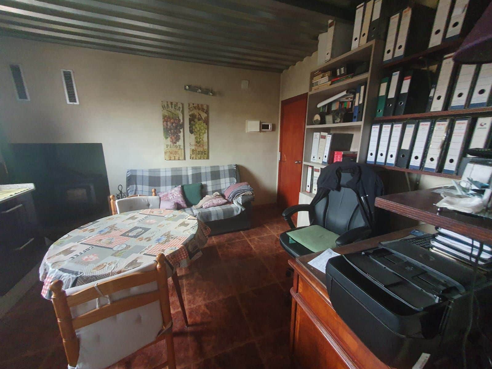 Finca/Country House for sale in Requena - € 600,000 (Ref: 9495087)