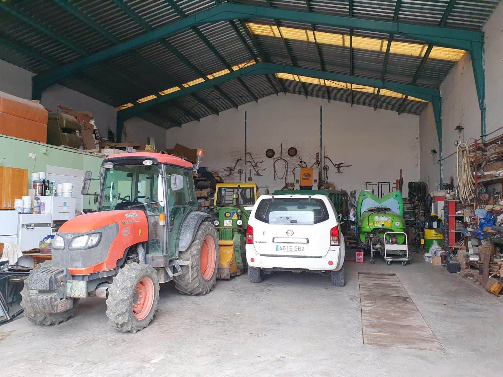 Finca/Country House for sale in Requena - € 600,000 (Ref: 9495087)