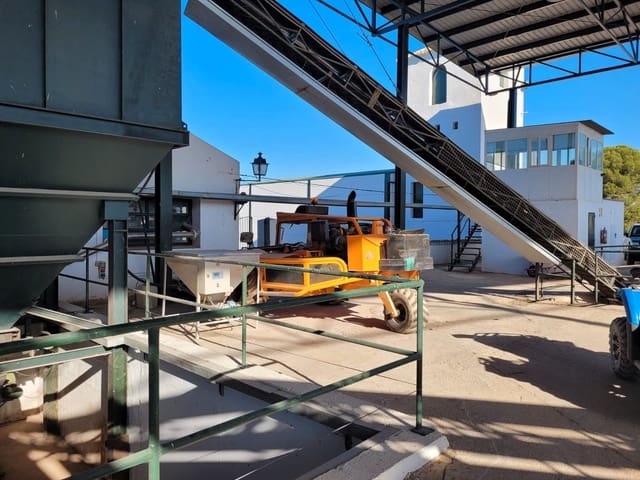 Finca/Casa Rural en Ubeda en venta - 12.000.000 € (Ref: 9495102)